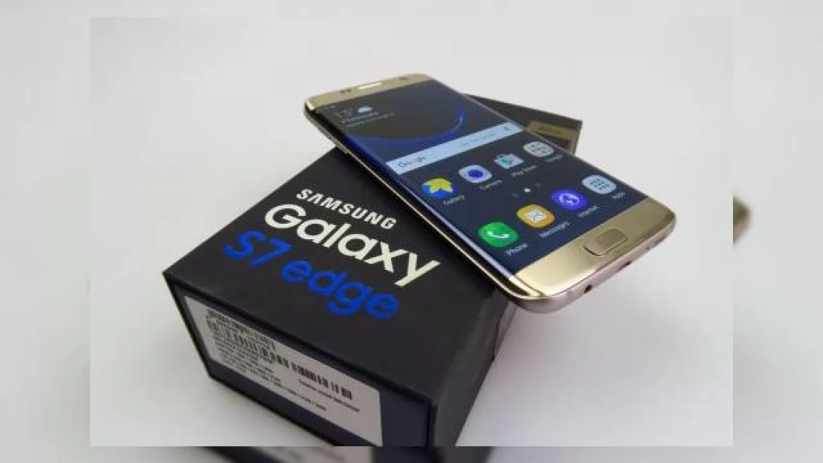 Samsung Galaxy S7 Edge unboxing: "Bugatti Chiron" de la Samsung a sosit pe masa de teste Mobilissimo.ro (Video)