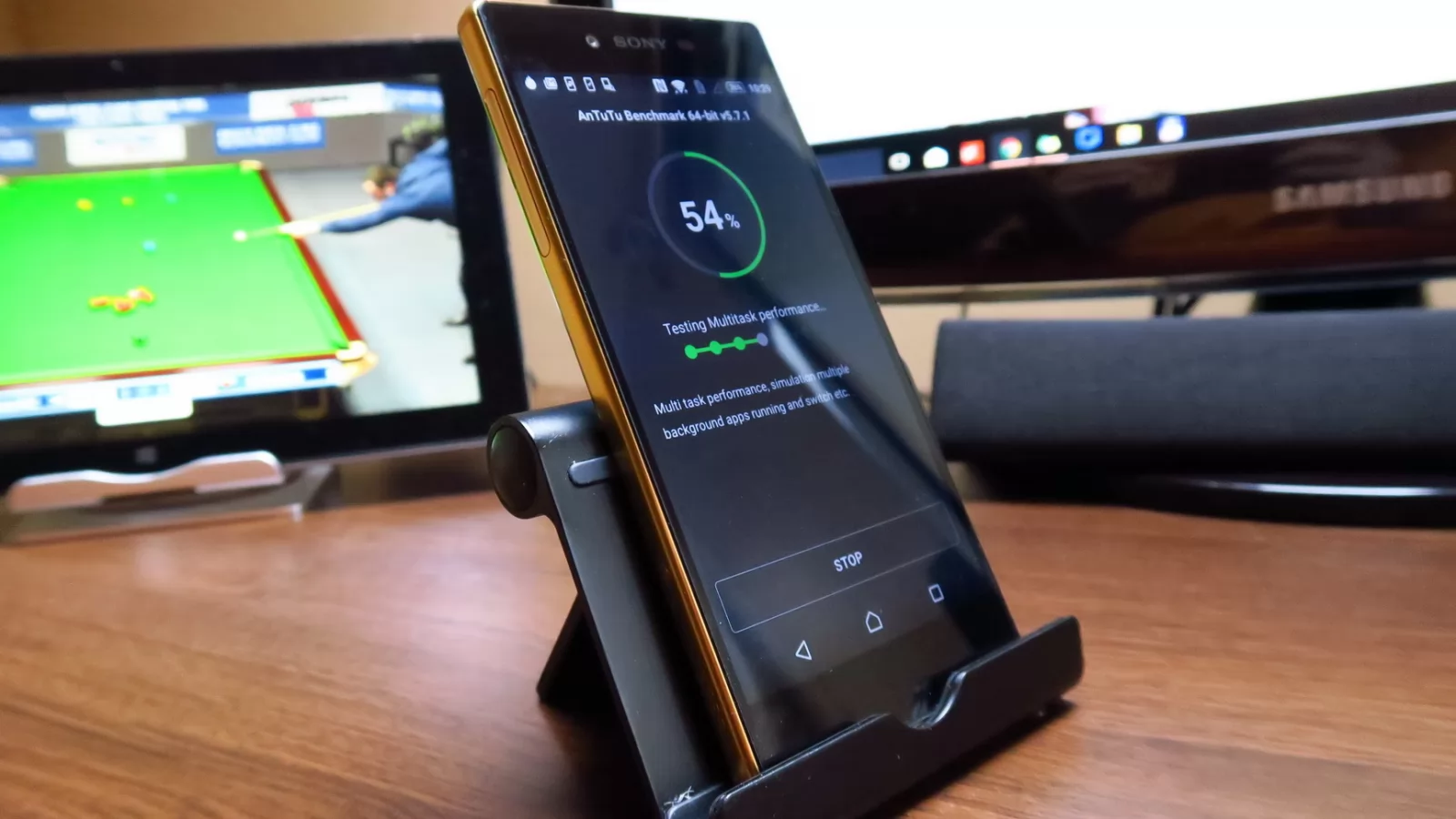 Sony Xperia Z5 Premium, bateria strică totul..