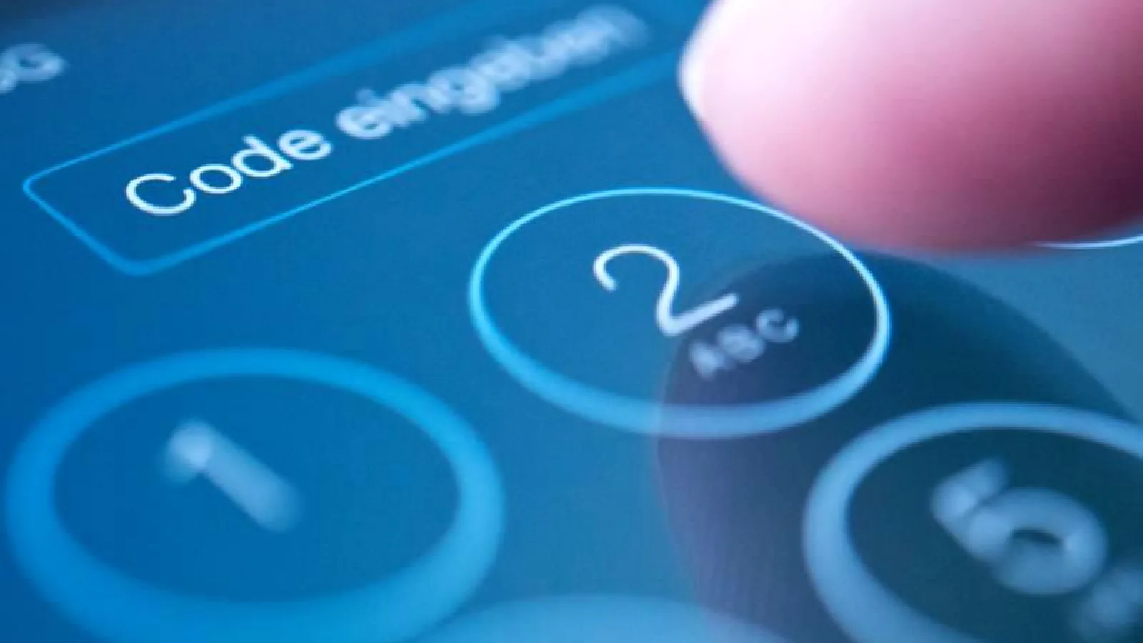 Un grup de hackeri profesionişti a colaborat cu FBI pentru a debloca iPhone-ul teroriştilor din San Bernardino; O nouă breşă de securitate ar fi fost descoperită