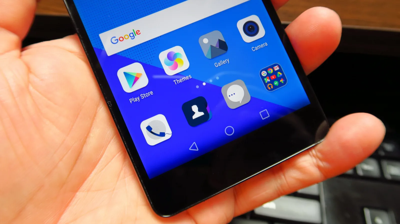 Huawei Honor 7: Display cu multe promisiuni, puţine livrate