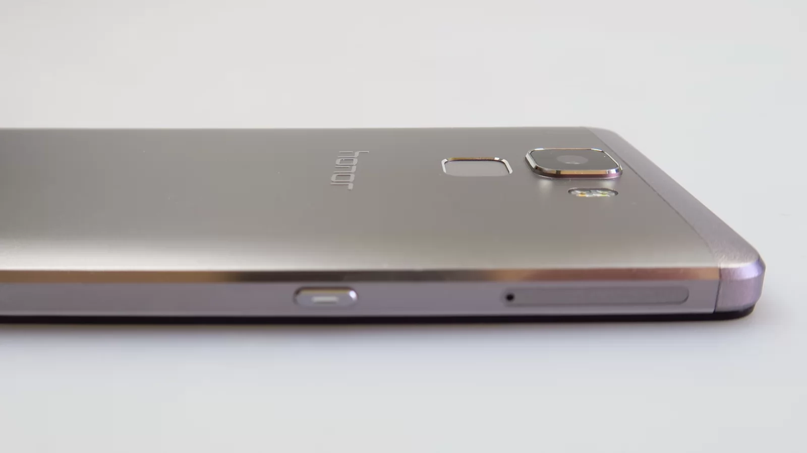 Huawei Honor 7: hardware de Huawei Mate S Plus, dar mai mic