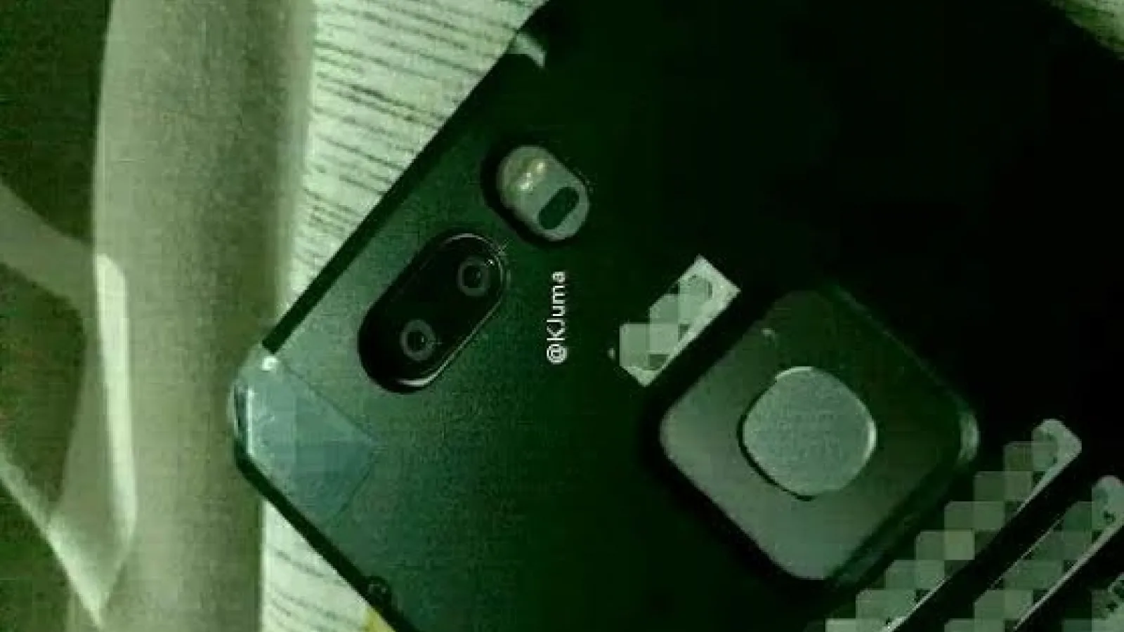 Huawei Honor V8 este fotografiat cu o săptămână înainte de lansare; vedem senzorul foto dual