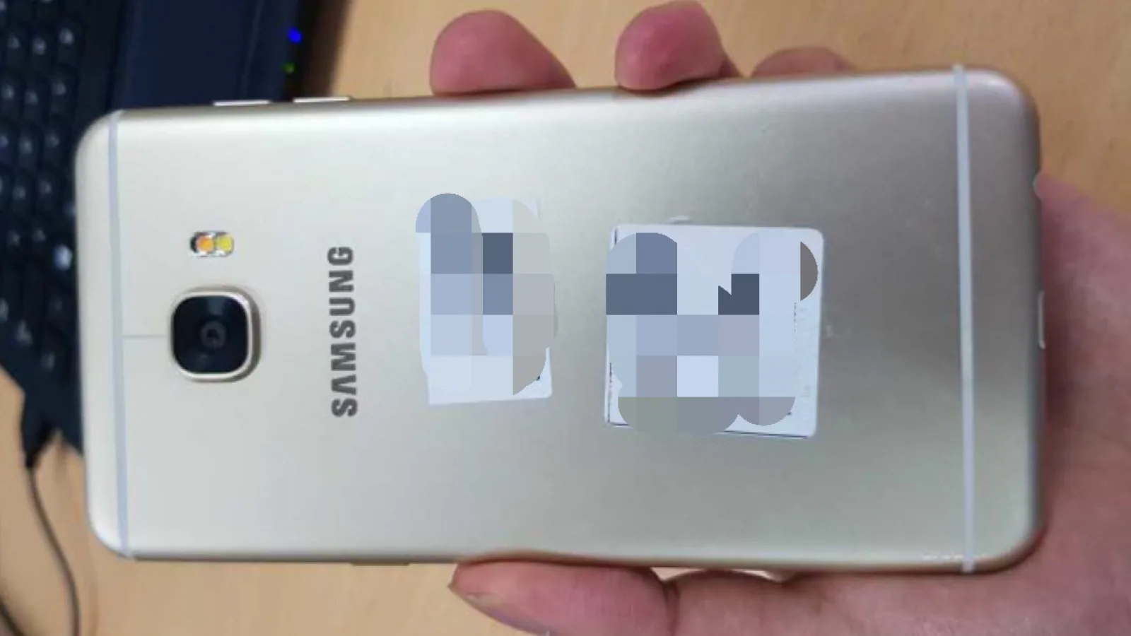 O serie de fotografii cu Samsung Galaxy C5 ajung pe web; telefonul vine cu 4 GB RAM