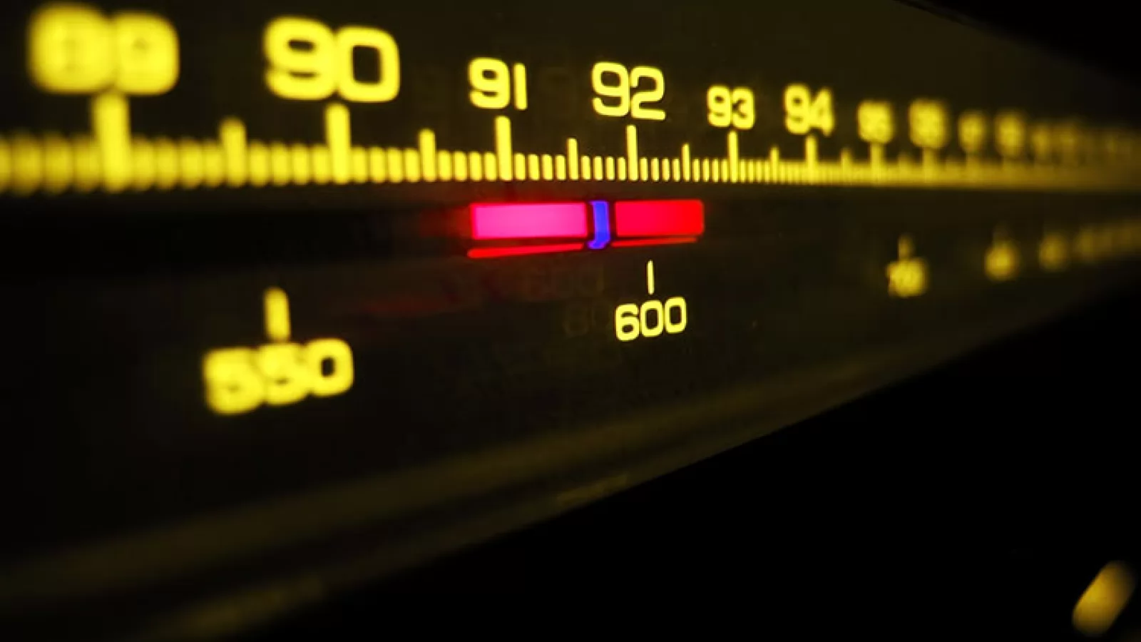 Microsoft va înlătura aplicaţia radio FM de pe Windows 10 Mobile