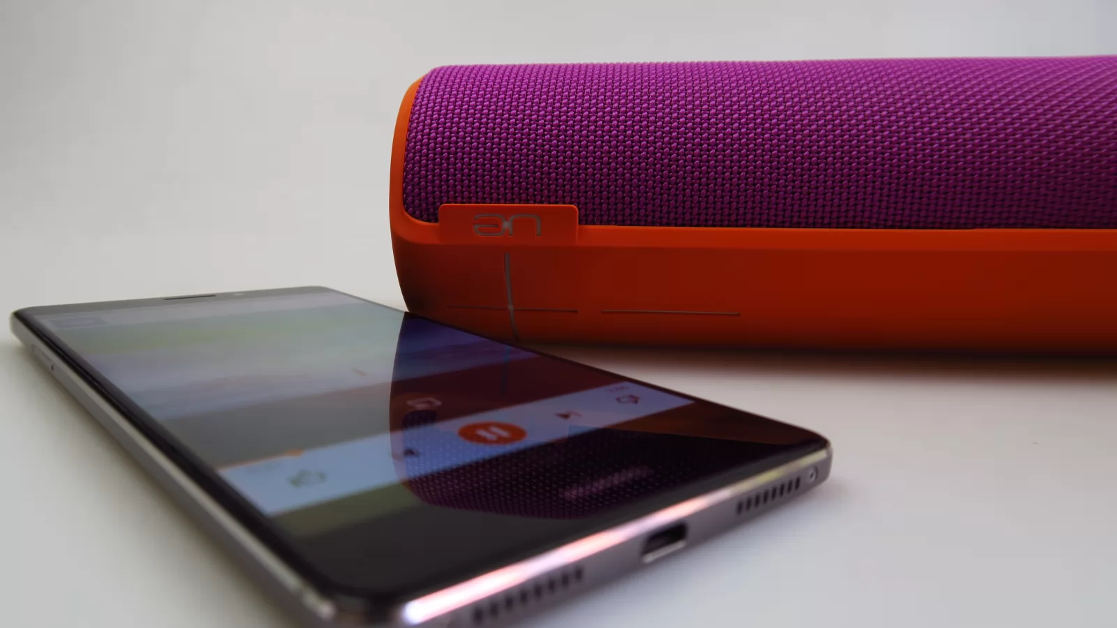UE Boom 2 Review: bun de "bubuială", rezistent la apă, cam tot ce trebuie vara...