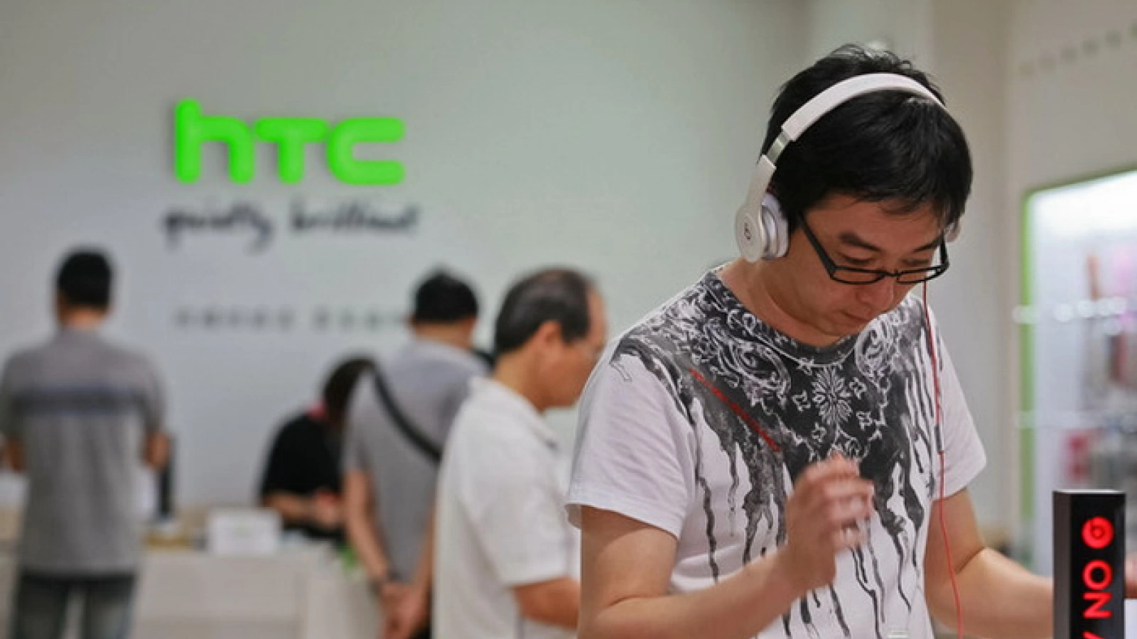 HTC refuză să comenteze pe seama zvonurilor legate de concedieri masive