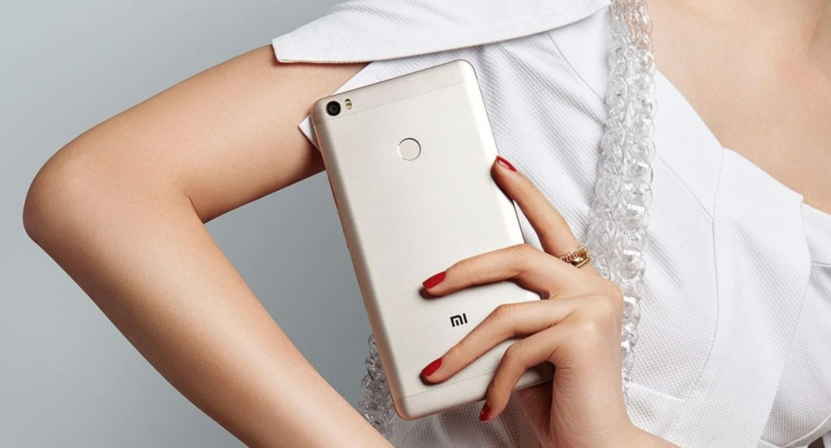 Xiaomi Mi Max ajunge la QuickMobile; iată ce preț are phablet-ul de 6.44 inch