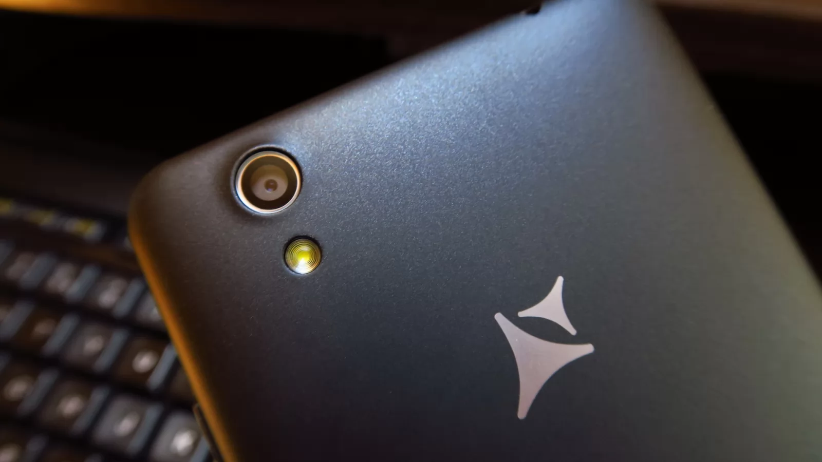 Allview V2 Viper i4G: Camera lasă loc de mai bine pentru V3