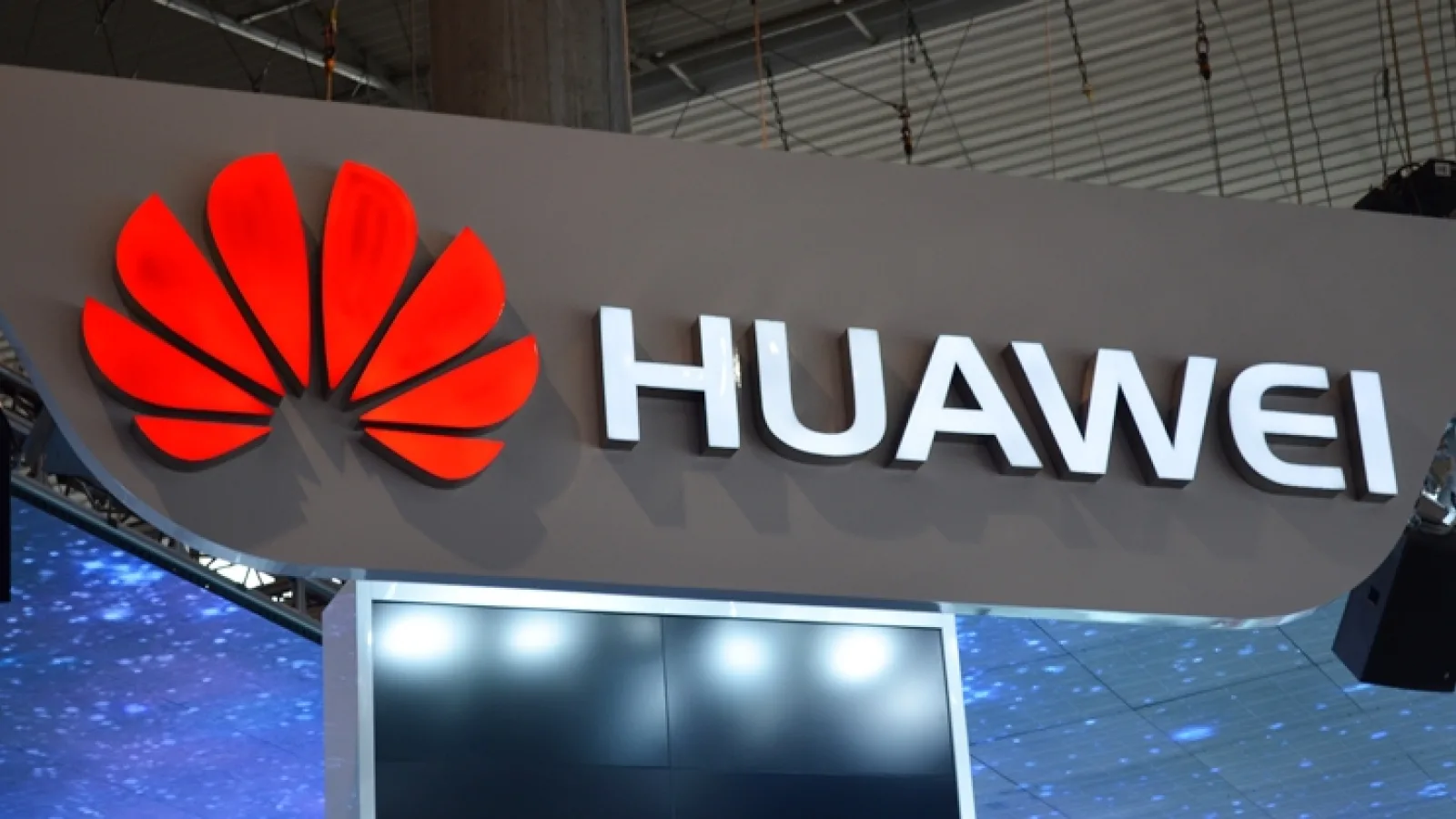 Huawei dă în judecată Samsung, cere despăgubiri pentru proprietăţi intelectuale legate de telefoane şi tablete