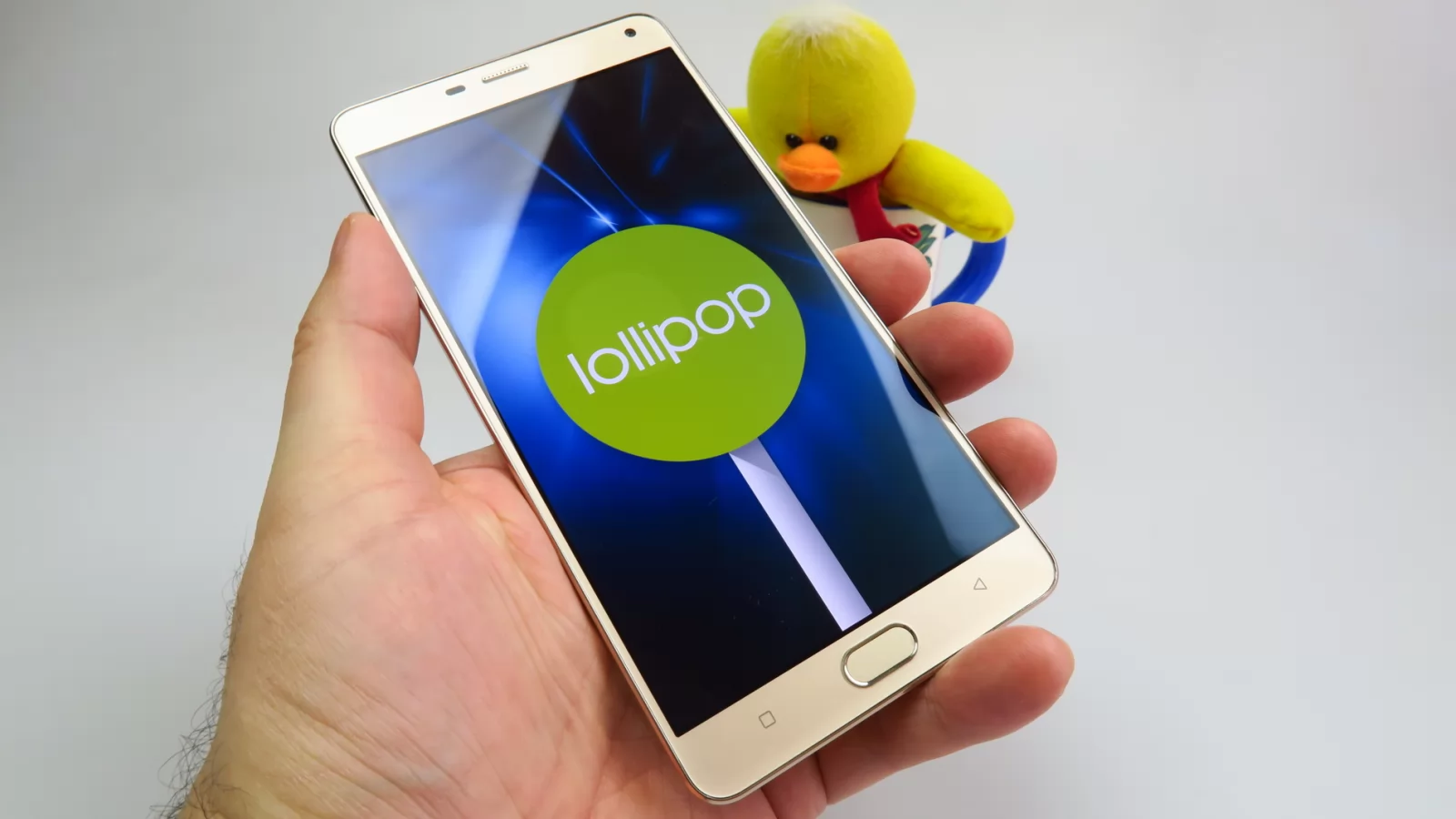 Allview P8 Energy Pro: OS, UI, aplicaţii din generația Lollipop, cu niscai bloatware