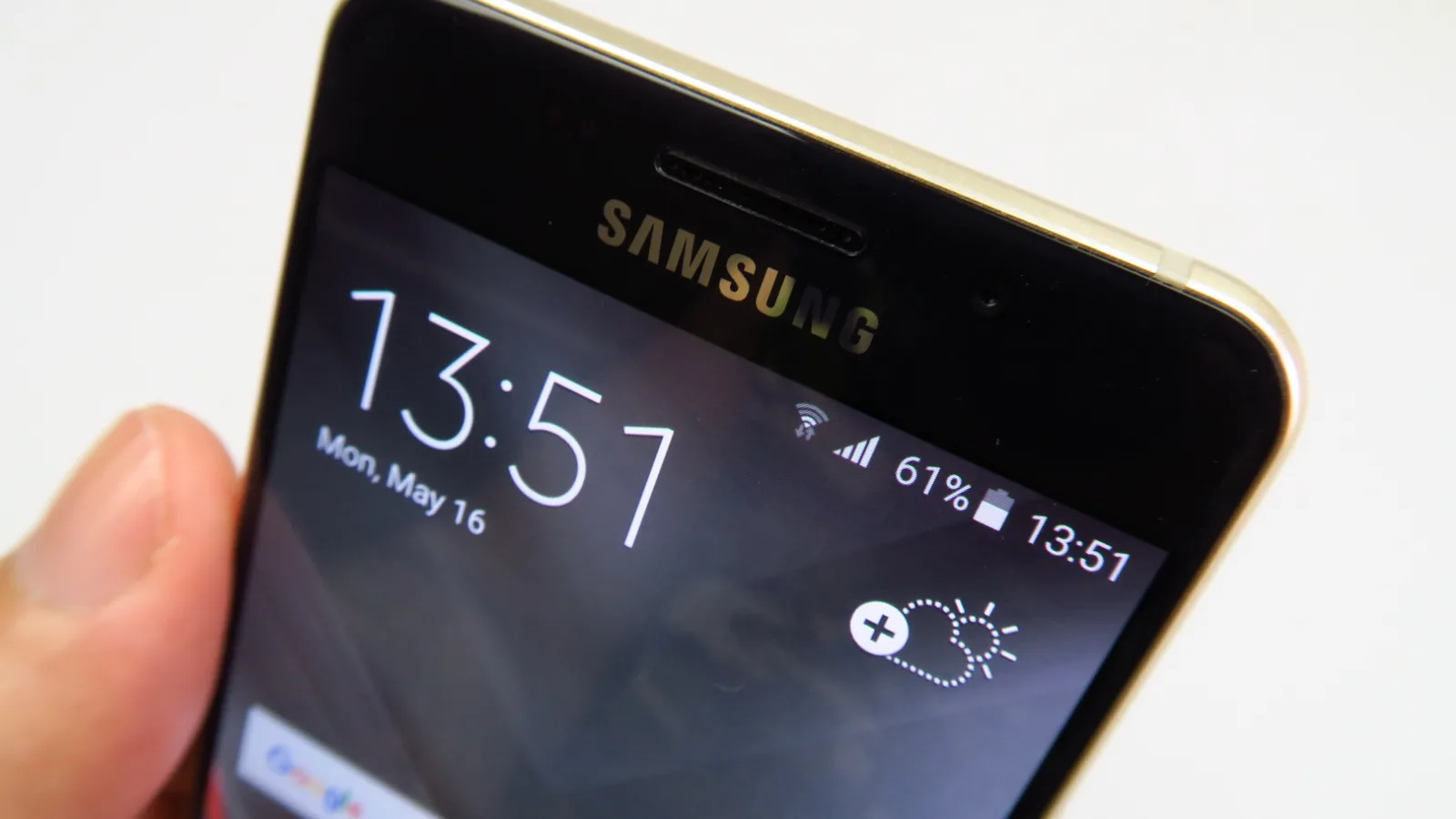 Samsung Galaxy A3 (2016): Conectivitatea e în grafic, la apeluri şi descărcări
