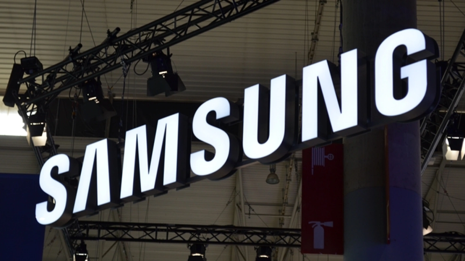 Samsung pregătește două smartphone-uri pliabile pentru anul viitor; unul dintre ele va fi Galaxy X