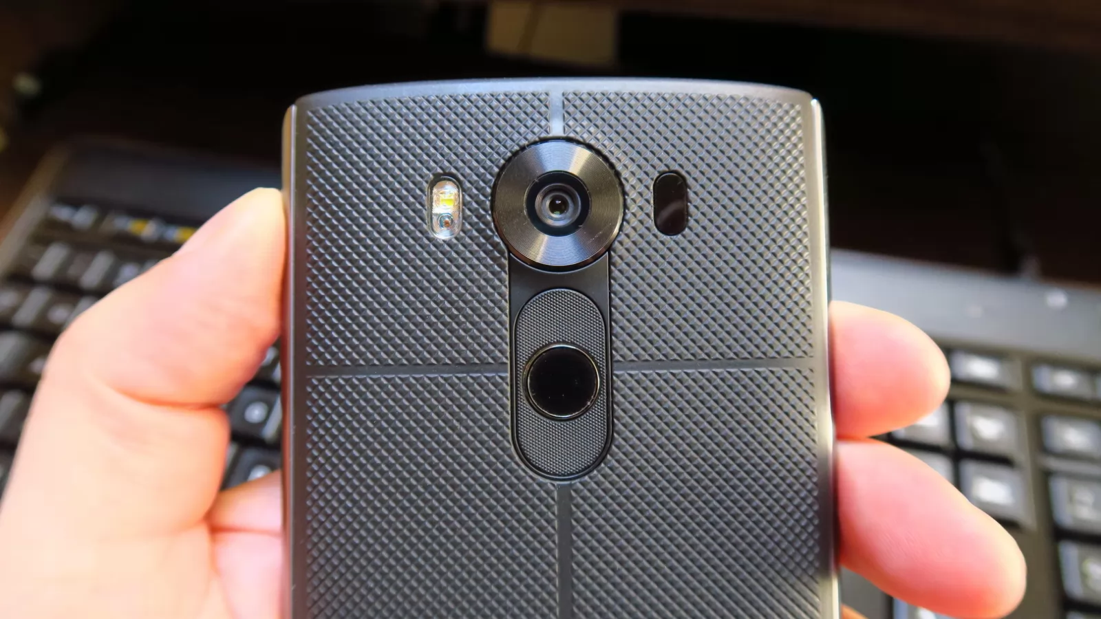 LG V10: Cameră la fel de bună ca a lui LG G4, dar cea frontală duală nu convinge