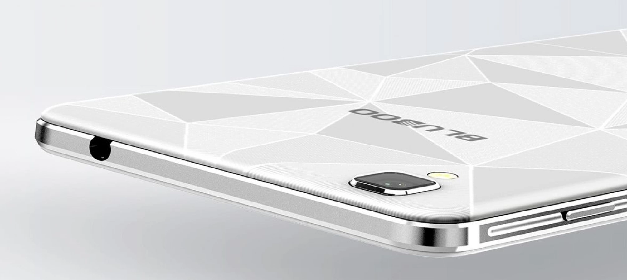 Bluboo Maya vs. Ulefone U007: două terminale cu prețuri de sub 300 lei și dotări atractive