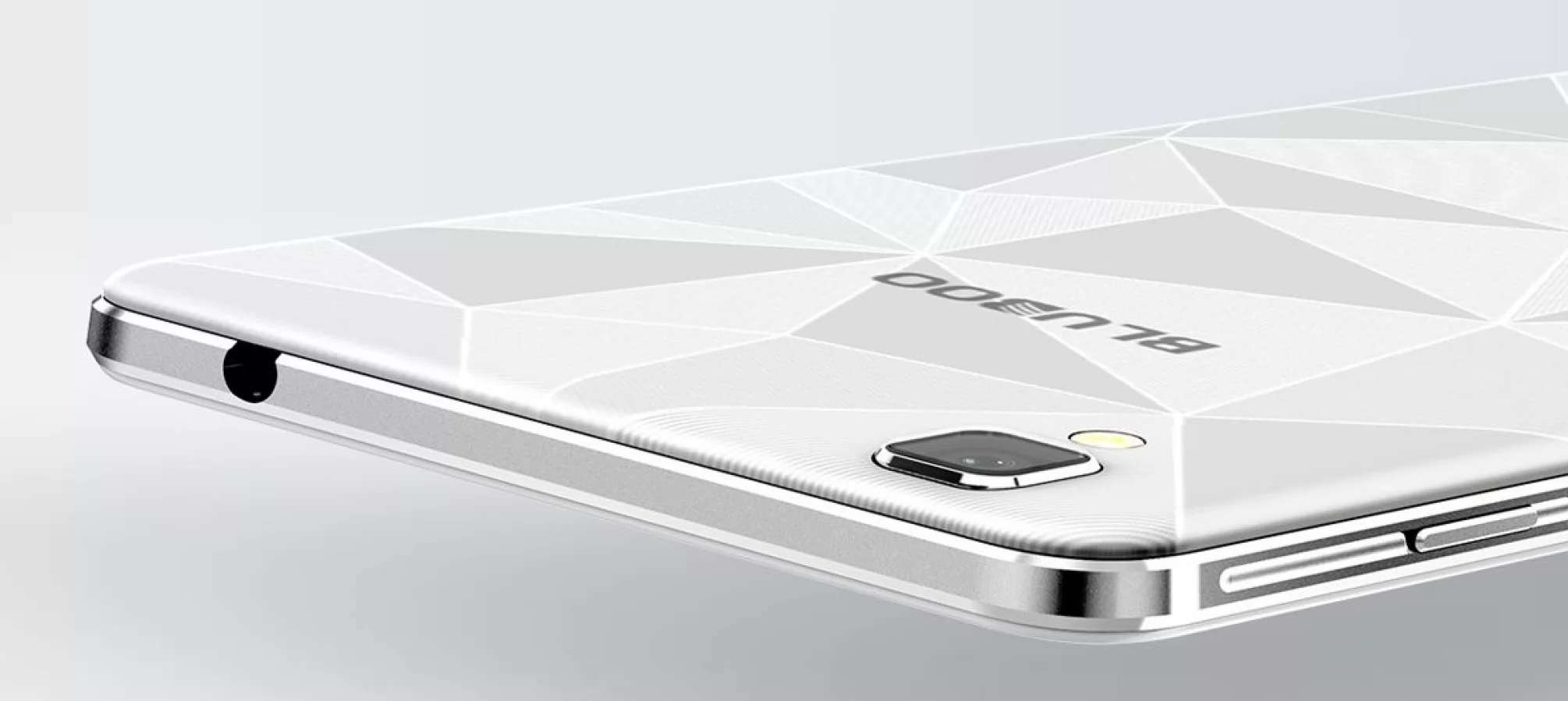 Bluboo Maya vs. Ulefone U007: două terminale cu prețuri de sub 300 lei și dotări atractive
