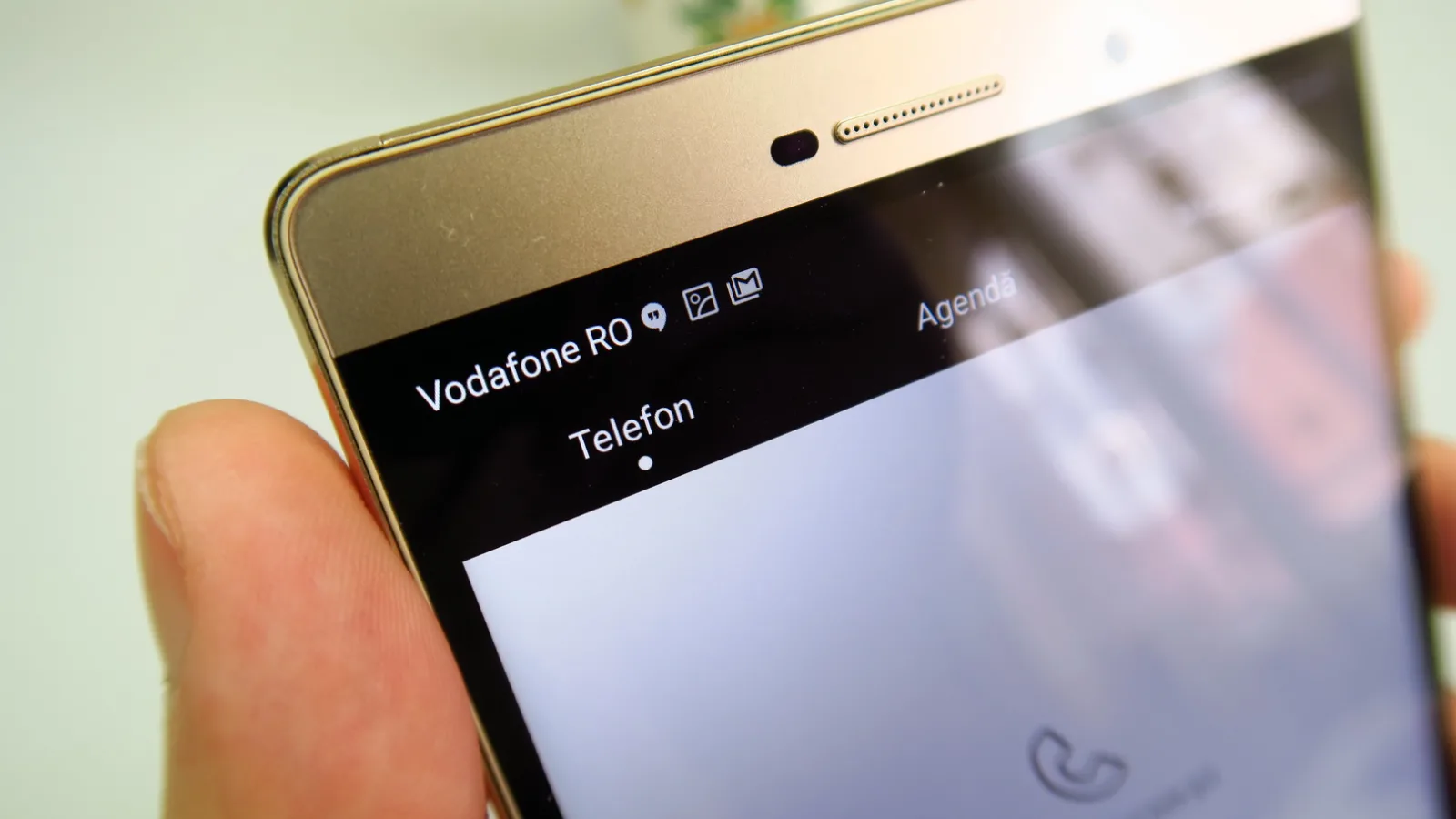 Huawei P8 Max: Conectivitate dual SIM, LTE şi virtual HD