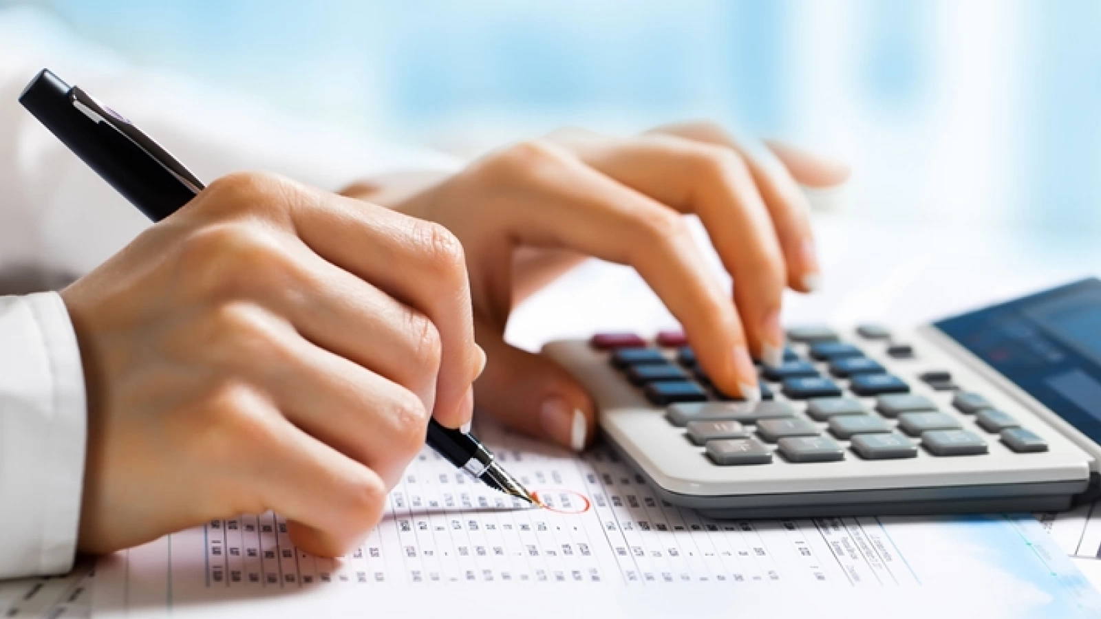 Comparație între prețurile la care au apărut flagship-urile din 2016 pe piața din România și prețurile actuale