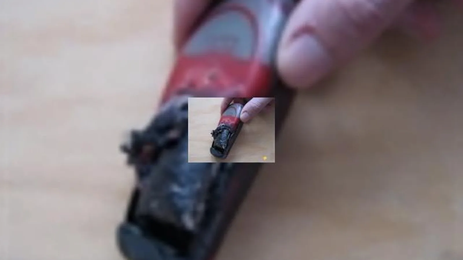 Fotografii socante cu un Siemens A51 explodat!