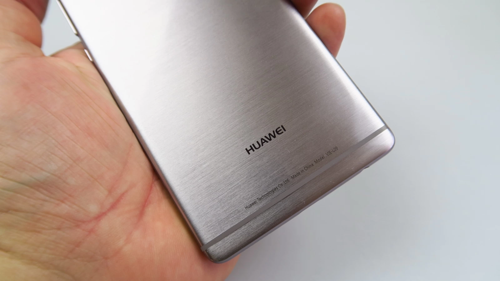 Huawei P9 Plus: Baterie excelentă, de la încărcare la playback şi rulare continuă