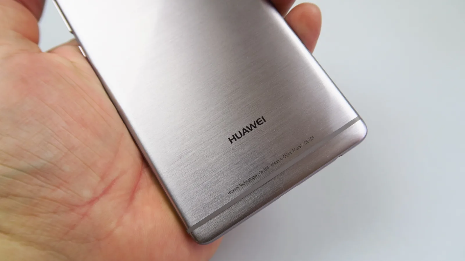 Huawei P9 Plus: Baterie excelentă, de la încărcare la playback şi rulare continuă