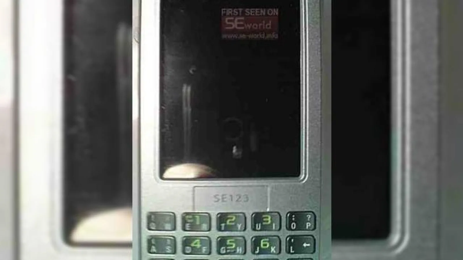 Sony Ericsson "Lizzy", urmasul lui M600i?