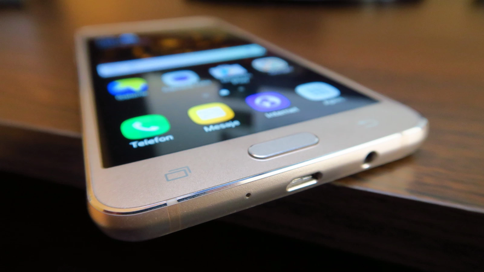 Samsung Galaxy J5 (2016) Review