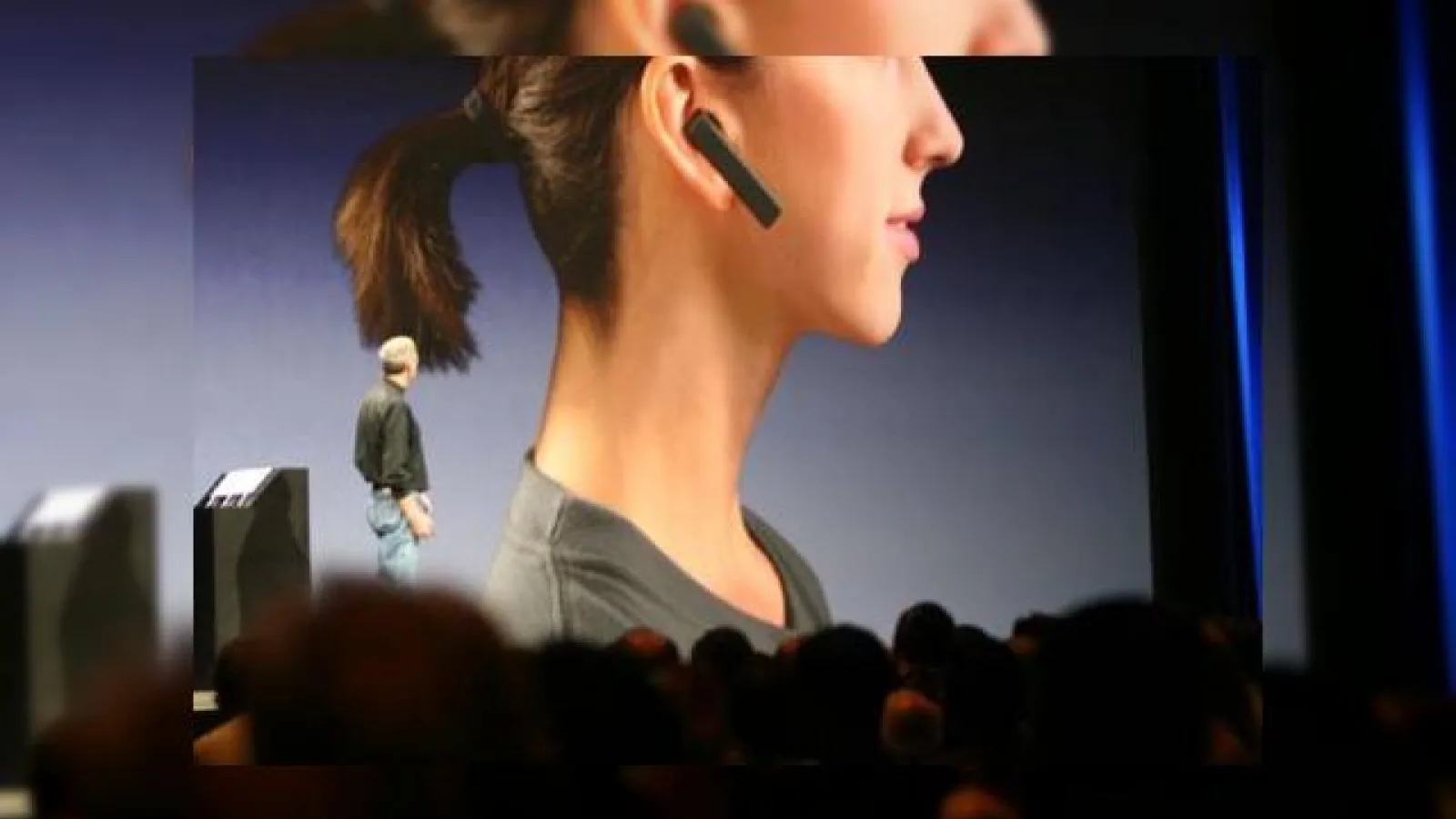 Headset-ul Bluetooth de la Apple se apropie!