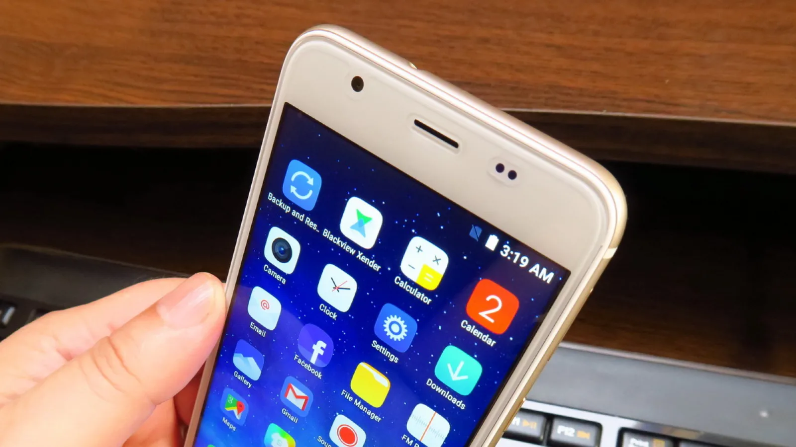 BlackView Ultra Plus: Conectivitate dual SIM, 4G şi WiFi acceptabilă