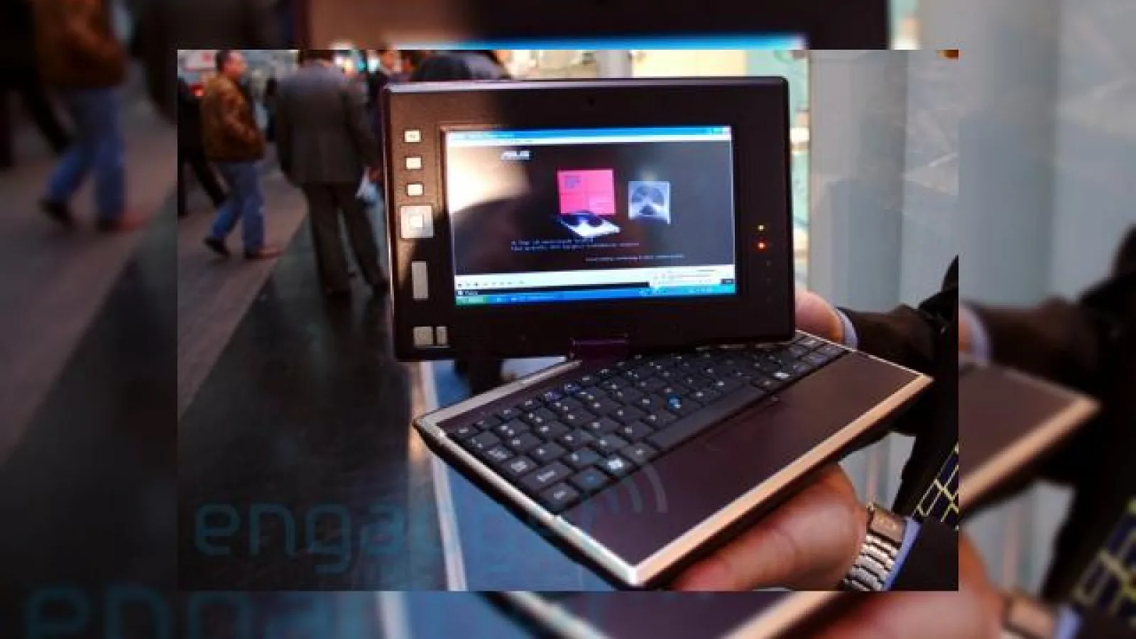 ASUS T83 UMPC la CeBIT 2007