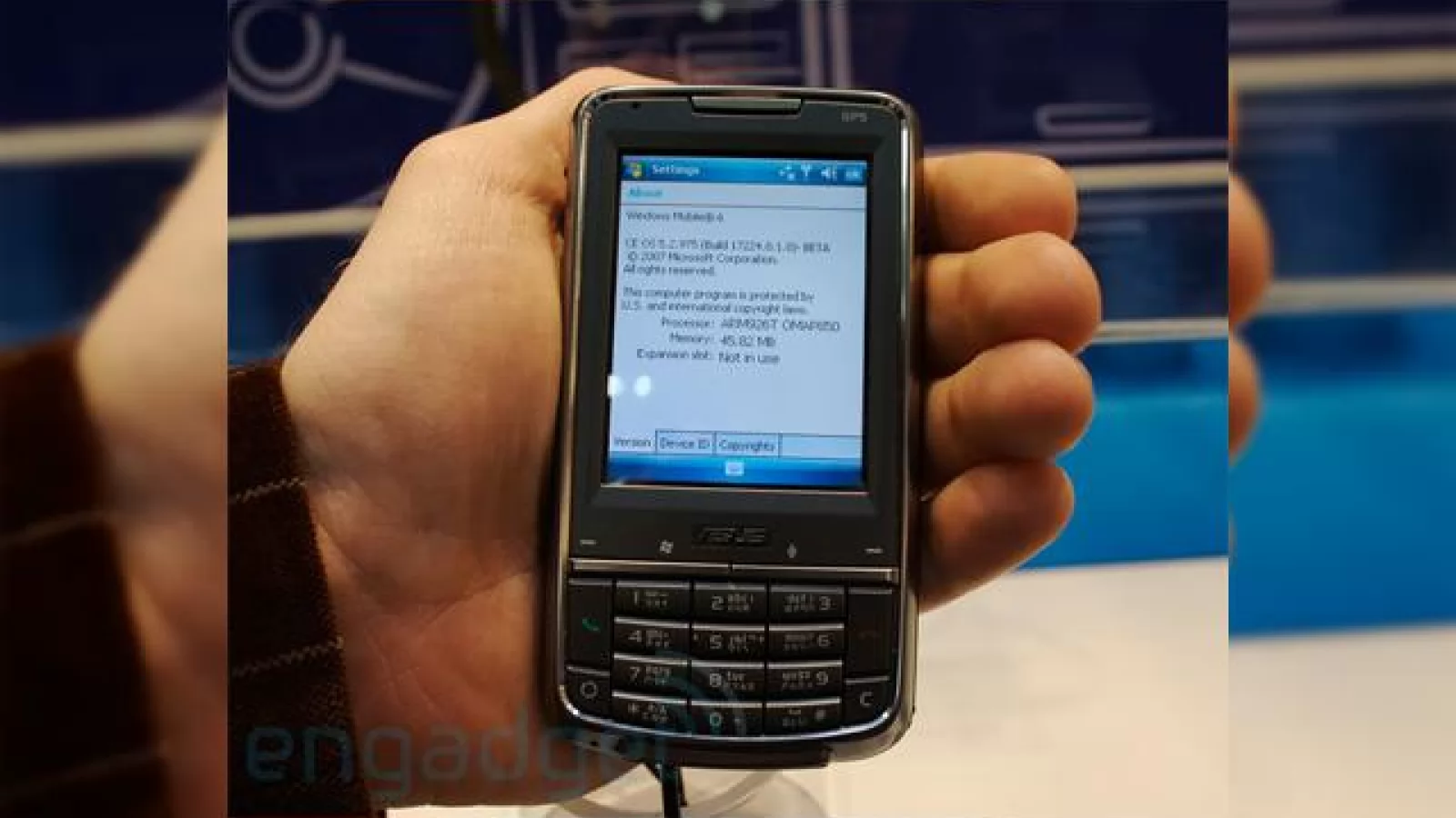 ASUS P526 cu functii GPS la CeBIT 2007