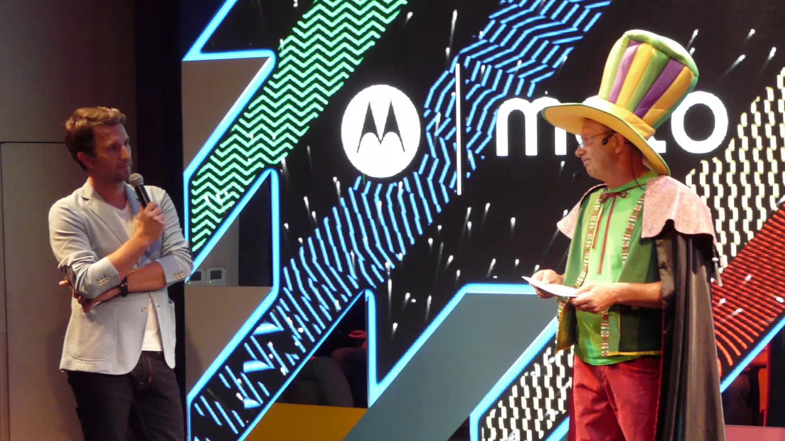 Lenovo lansează brandul Moto în România, într-un eveniment cu Andi Moisescu şi Marian Râlea "Magicianul" drept amfitrioni
