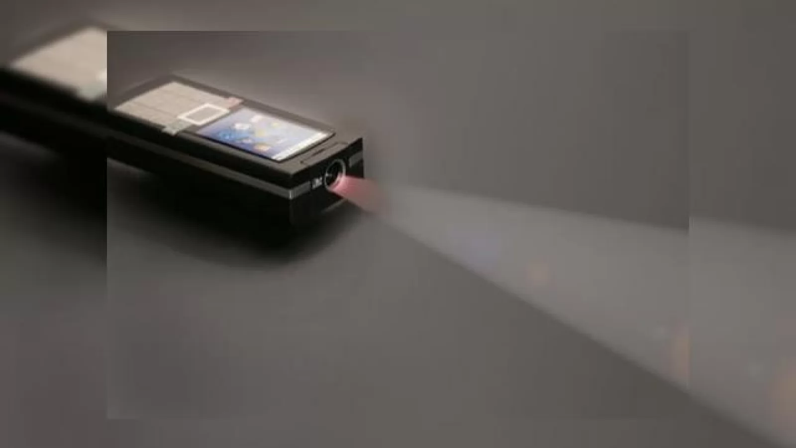 Texas Instruments a reusit sa integreze un proiector intr-un celular!