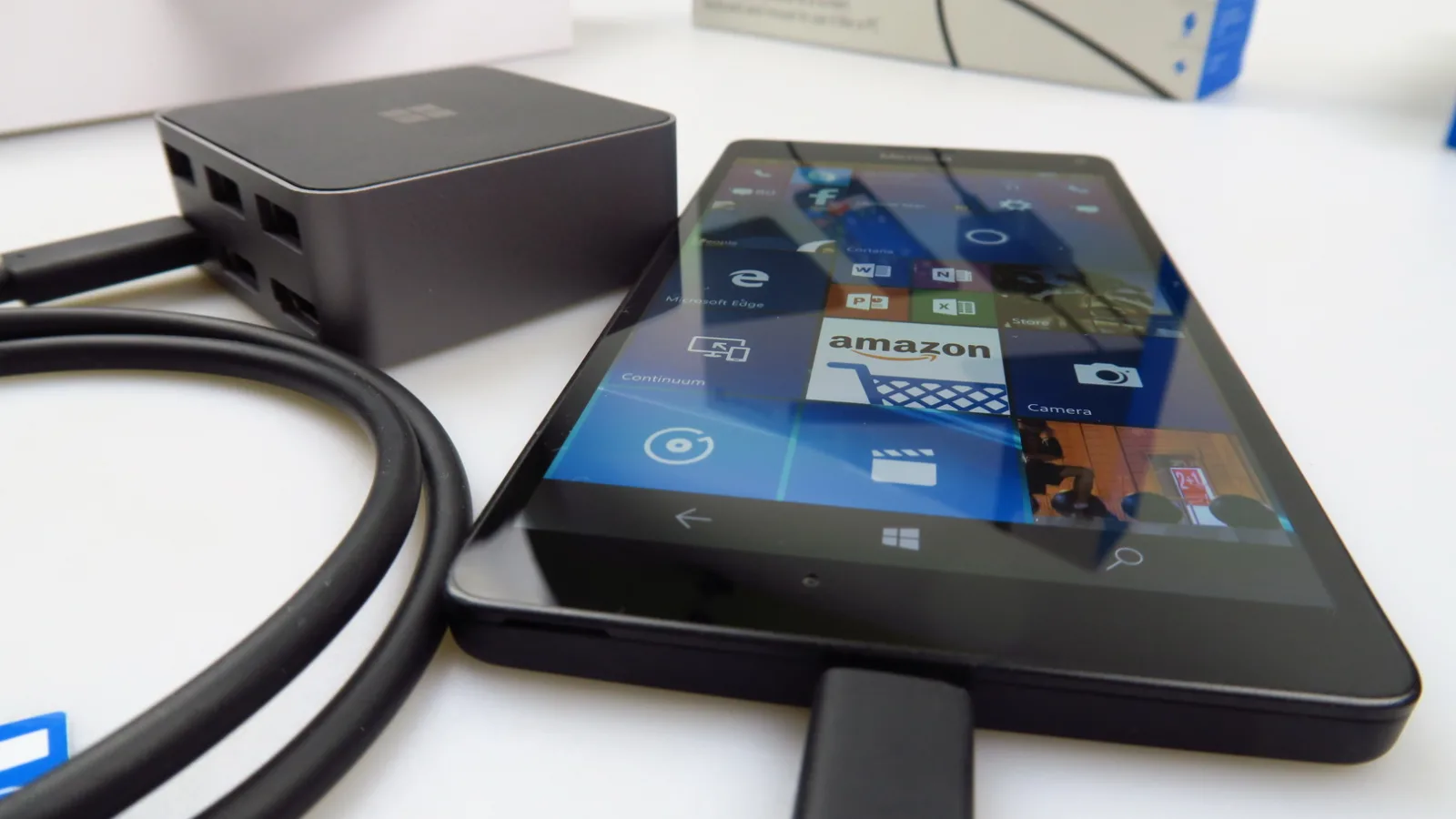 Microsoft Lumia 950 XL: Conectivitate la înălţime, zero obiecţii