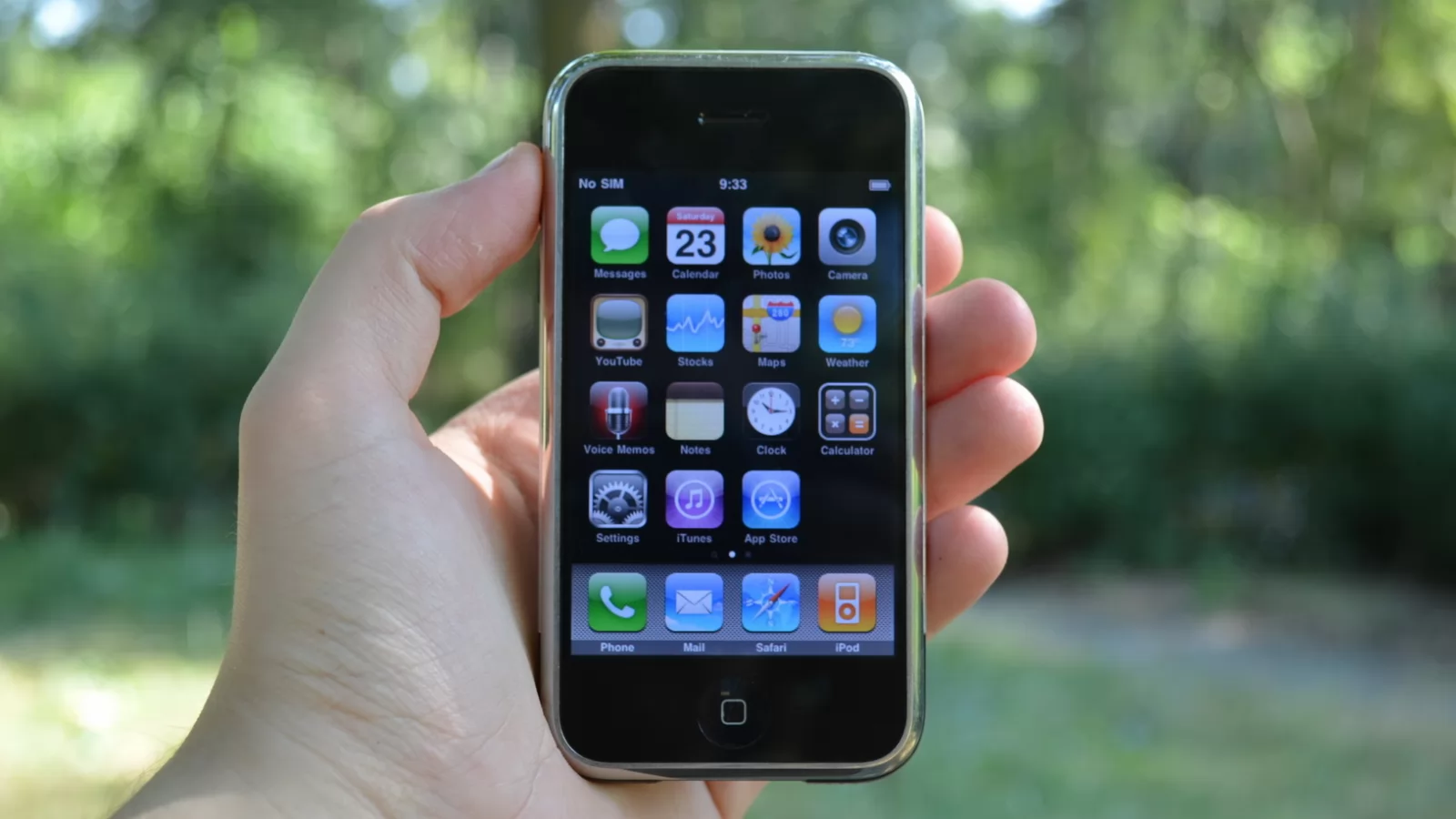 RETRO REVIEW iPhone 1 (2G): începutul poveştii iPhone şi al unui deceniu de telefoane cu adevărat deştepte