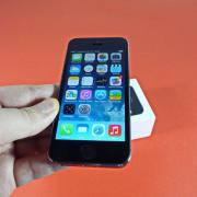 iPhone 5s Review: Touch ID inovează, calitatea audio/video impecabilă, iOS 7 nu convinge (Video)