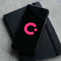Google testează în secret COSMO, un nou asistent AI pentru Android, lansat accidental în Play Store