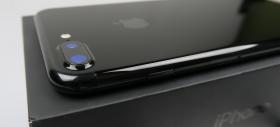 iPhone 7 Plus Unboxing (Jet Black, 128 GB): primul telefon cu cameră duală de la Apple face o impresie bună prin nuanţa sa unică (Video)