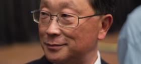Compania de investiţii care a salvat BlackBerry are încredere în CEO-ul John Chen, chiar şi în epoca TCL