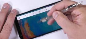 OnePlus 5T primeşte testele clasice de anduranţă JerryRigEverything: zgâriat, îndoit şi ars şi tot funcţionează (Video)