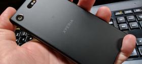 Sony Xperia XZ1 Compact: Design tip "cutie de chibrituri", destul de comod totuşi