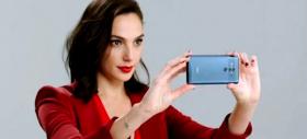 Wonder Woman promovează Huawei Mate 10 Pro cu un tweet de pe iPhone; Mic scandal de PR pentru Gal Gadot