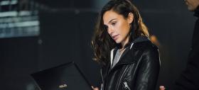 Actrița Gal Gadot (Wonder Woman) este acum imaginea ASUS, promovând PC-urile şi laptop-urile companiei; Cum rămâne cu Huawei?