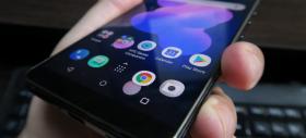 HTC U12+: Display slab iluminat, măcar are culori OK....