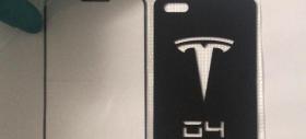 Ne pregătește Tesla un smartphone? O fotografie cu presupusul Tesla QUADRA pare a sugera această posibilitate