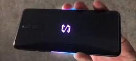 Xiaomi Black Shark 2 apare într-un video hands on, cu iluminare RGB spectaculoasă (Video)