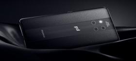 Huawei Mate 20 RS Porsche Design este un smartphone de lux cu spate îmbrăcat în piele și cameră triplă
