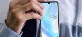 Telefonul cu 2 bretoane e aici: Sharp Aquos R2 Compact; Vine şi cu ecran de 120 Hz
