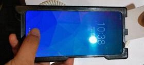 Un prototip misterios de telefon Huawei cu ecran edge to edge a apărut la conferinţa Harmony OS (Hands on video)