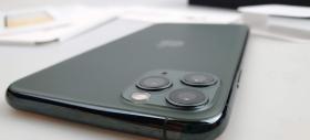 Apple iPhone 11 Pro Max Unboxing: cel mai mare şi mai nou iPhone e scos din cutie, pe nuanţa specială verde (Video)