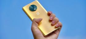 OnePlus 7T trebuia să aibă şi o variantă aurie ca un lingou; O vedem abia acum în imagini